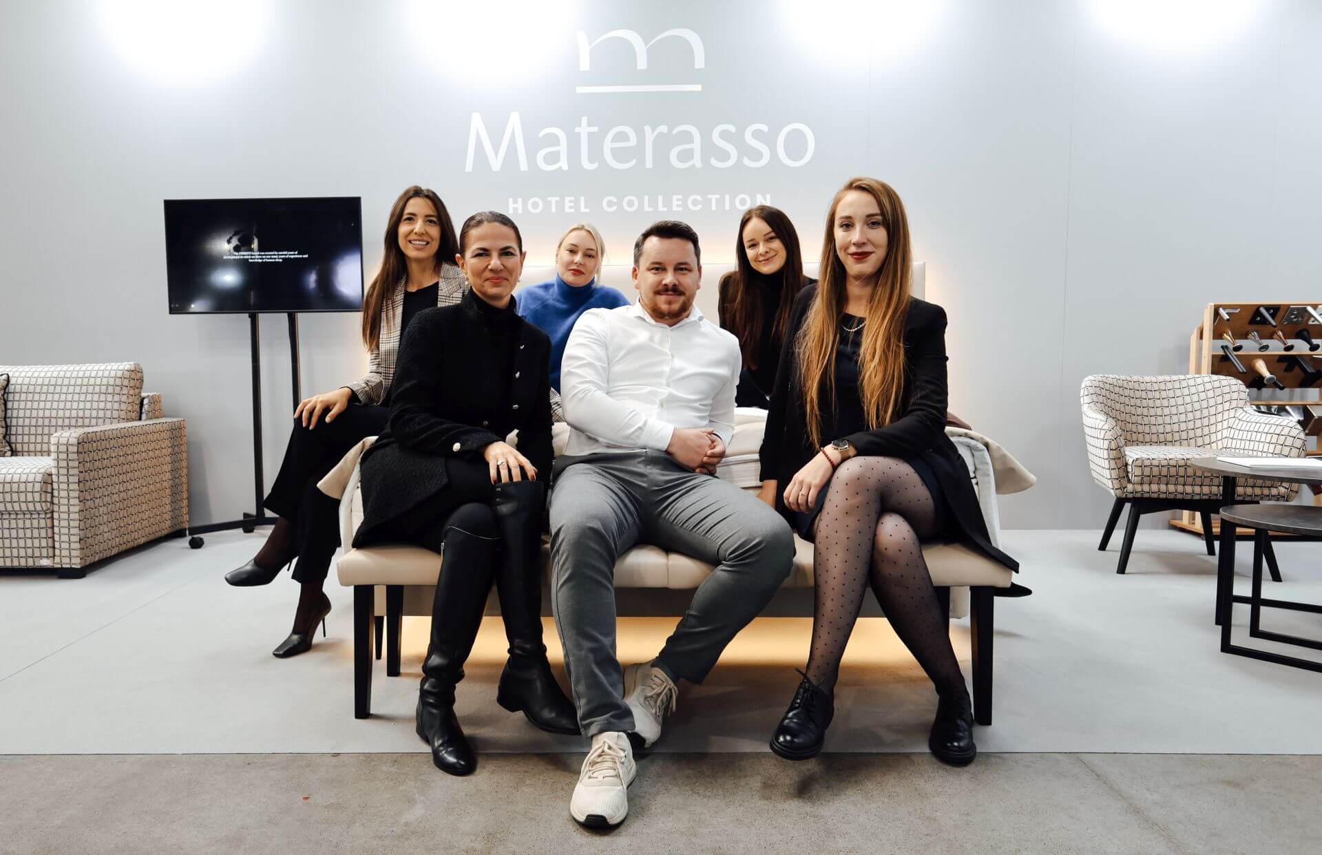 Tým Materasso Hotels představuje komplexní řešení hotelového vybavení na odborném veletrhu.